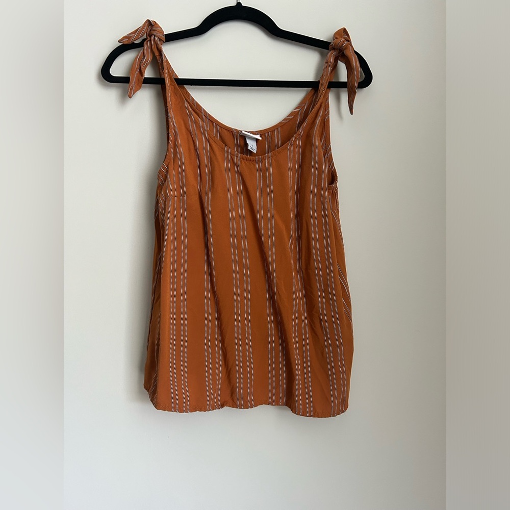 Orange tie tank